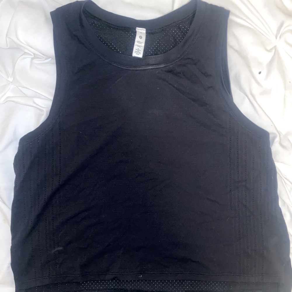 LULULEMON athletic top